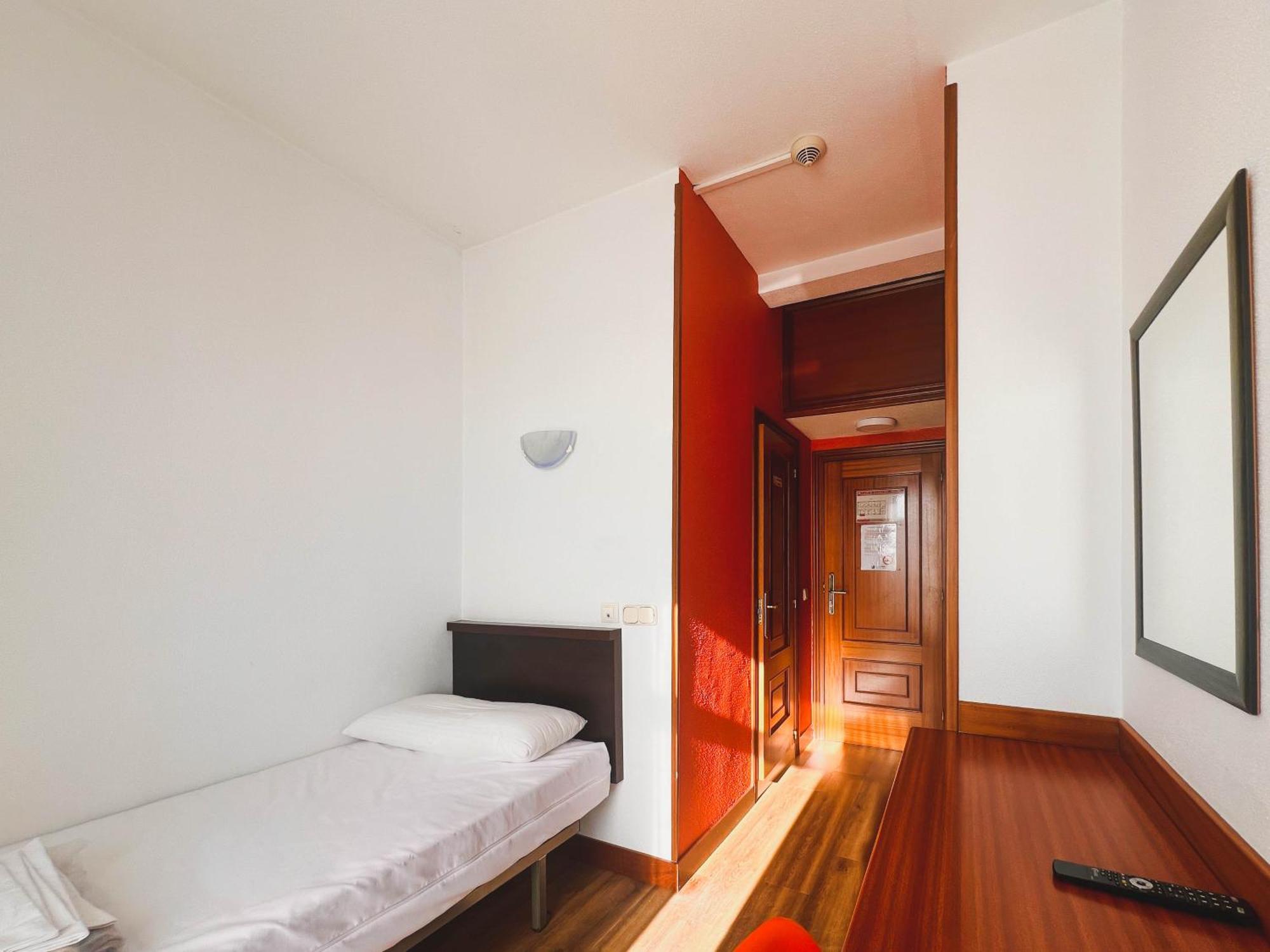 Loop Inn Hostel Сантьяго-де-Компостела Екстер'єр фото